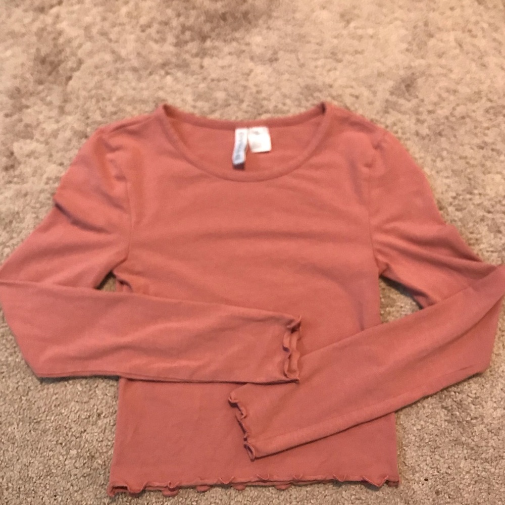 Cropped pink long sleeve